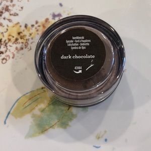 Bare Minerals Eyeshadow in Dark Chocolate